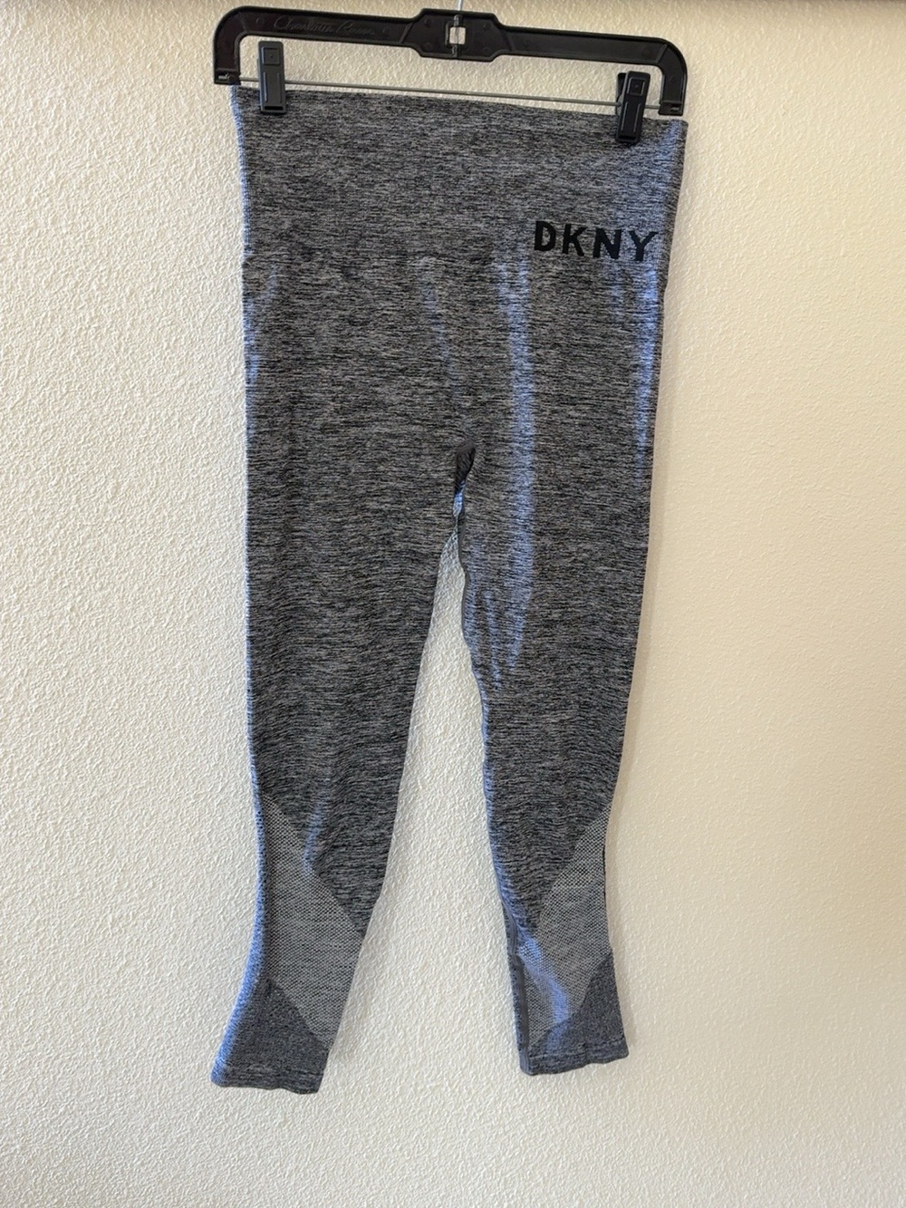 DKNY Sport Women’s S High Rise Seamless Cropped Workout Leggings Gray